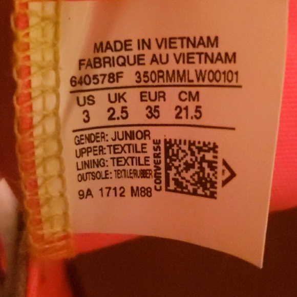 Converse - Picture 3 of 5